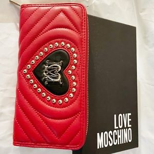 Love Moschino